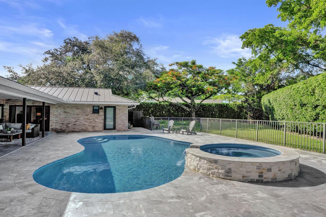 Pool & Spa