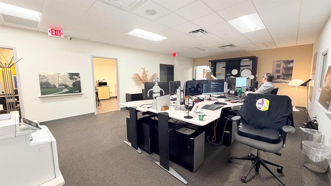 Secondary Common Office Space2