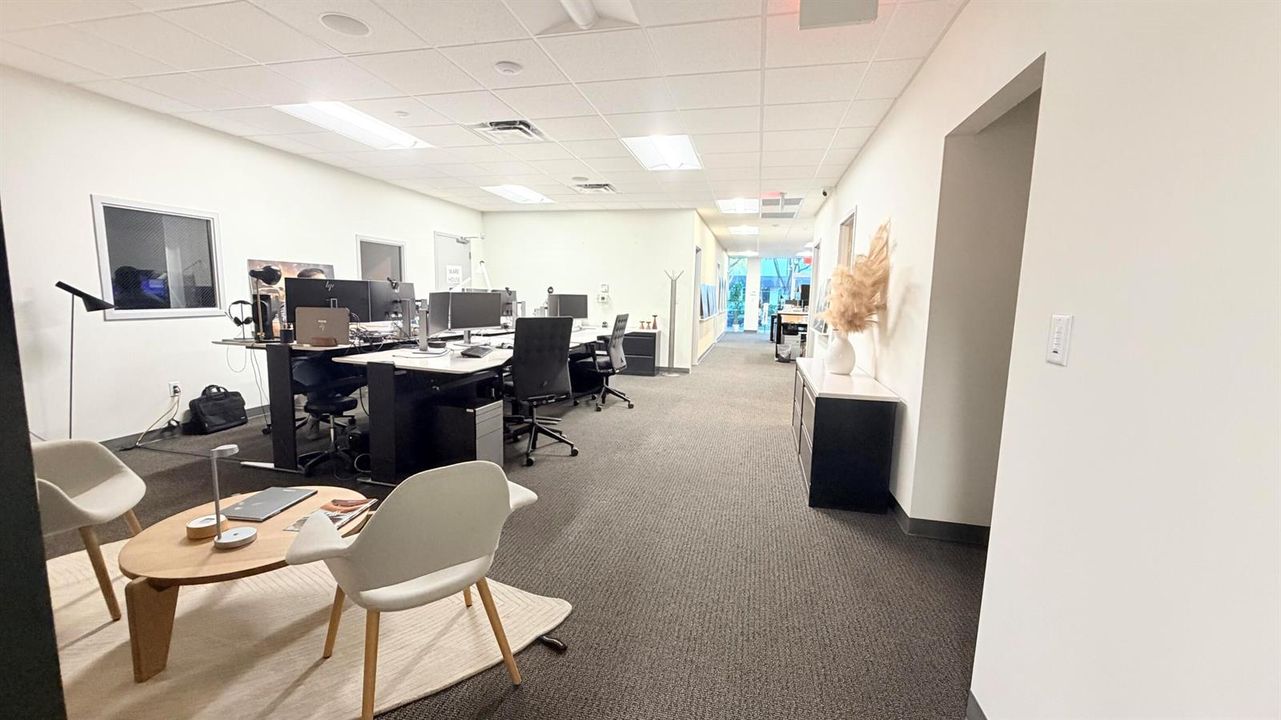 Secondary Common Office Space3