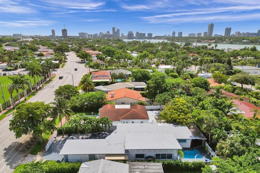 For Sale: $2,300,000 (3 beds, 2 baths, 2286 Square Feet)