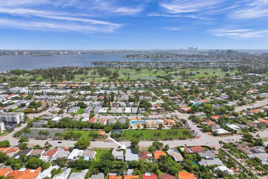 For Sale: $2,300,000 (3 beds, 2 baths, 2286 Square Feet)