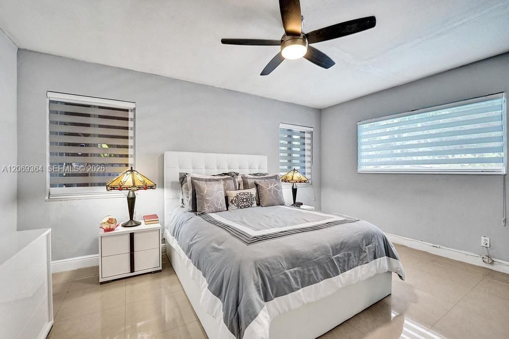 For Sale: $2,300,000 (3 beds, 2 baths, 2286 Square Feet)