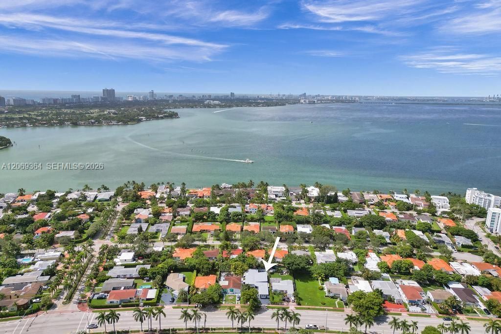 For Sale: $2,300,000 (3 beds, 2 baths, 2286 Square Feet)