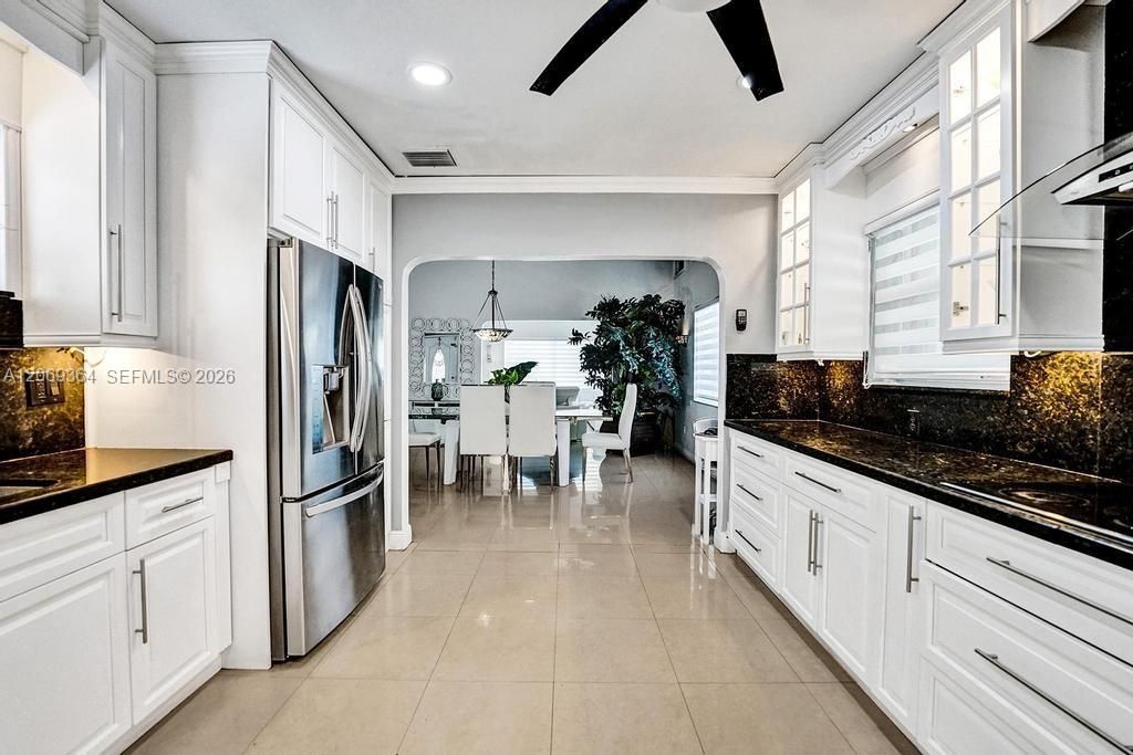 For Sale: $2,300,000 (3 beds, 2 baths, 2286 Square Feet)
