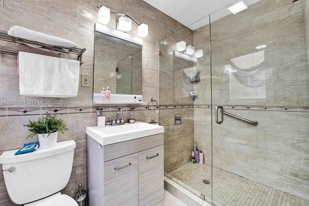 For Sale: $2,300,000 (3 beds, 2 baths, 2286 Square Feet)