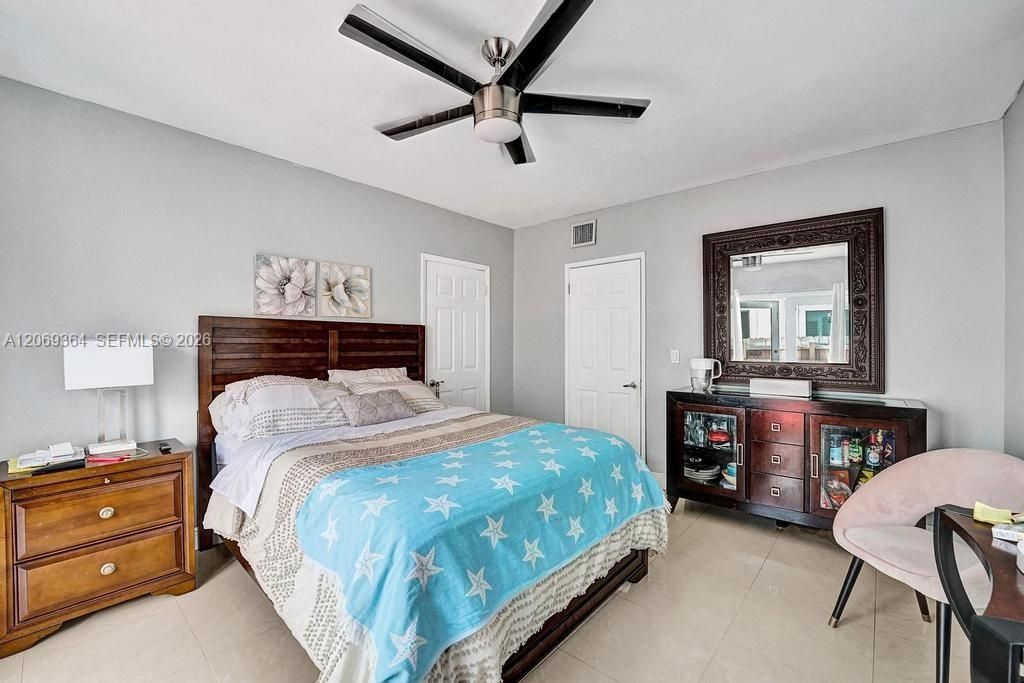 For Sale: $2,300,000 (3 beds, 2 baths, 2286 Square Feet)