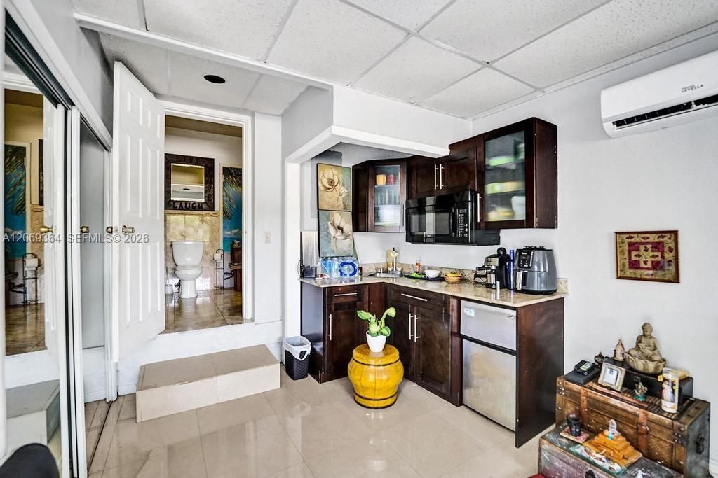 For Sale: $2,300,000 (3 beds, 2 baths, 2286 Square Feet)