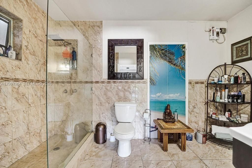For Sale: $2,300,000 (3 beds, 2 baths, 2286 Square Feet)