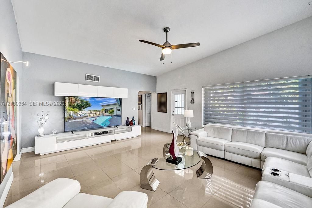 For Sale: $2,300,000 (3 beds, 2 baths, 2286 Square Feet)