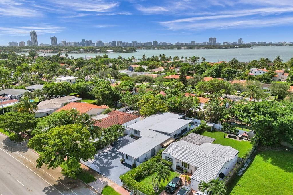 For Sale: $2,300,000 (3 beds, 2 baths, 2286 Square Feet)