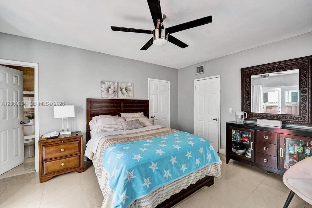 For Sale: $2,300,000 (3 beds, 2 baths, 2286 Square Feet)