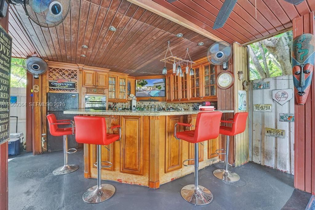 For Sale: $2,300,000 (3 beds, 2 baths, 2286 Square Feet)