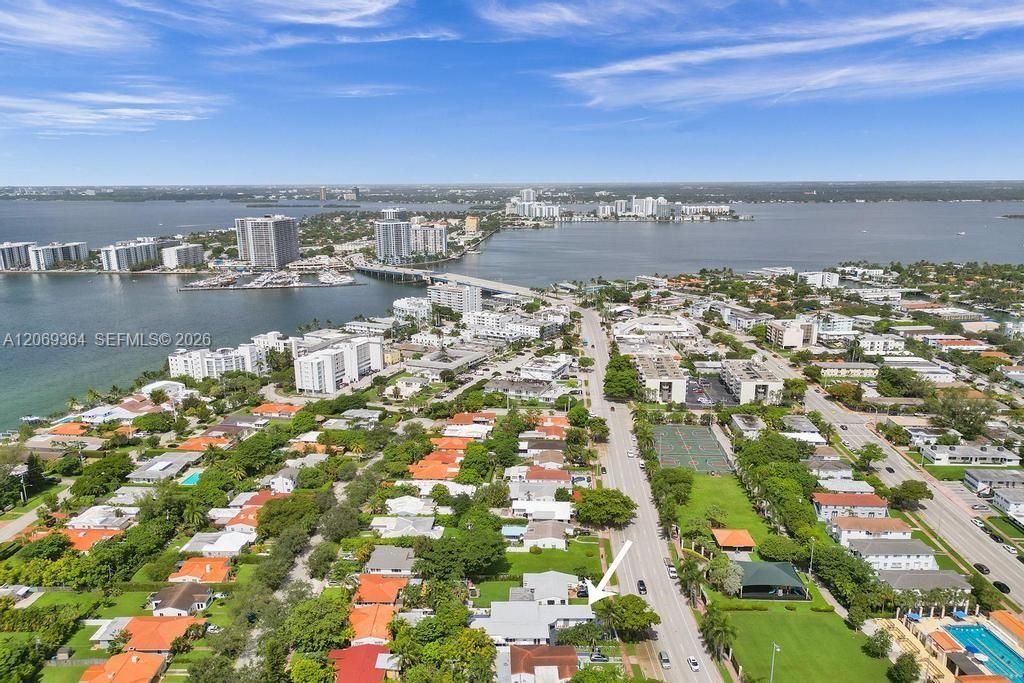 For Sale: $2,300,000 (3 beds, 2 baths, 2286 Square Feet)