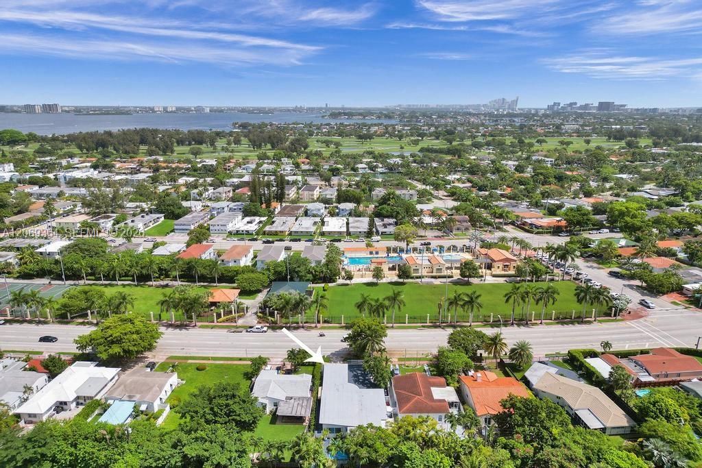 For Sale: $2,300,000 (3 beds, 2 baths, 2286 Square Feet)