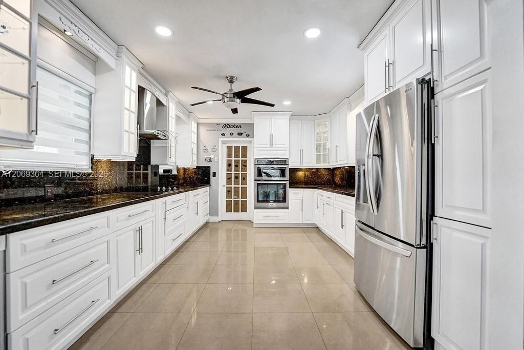 For Sale: $2,300,000 (3 beds, 2 baths, 2286 Square Feet)