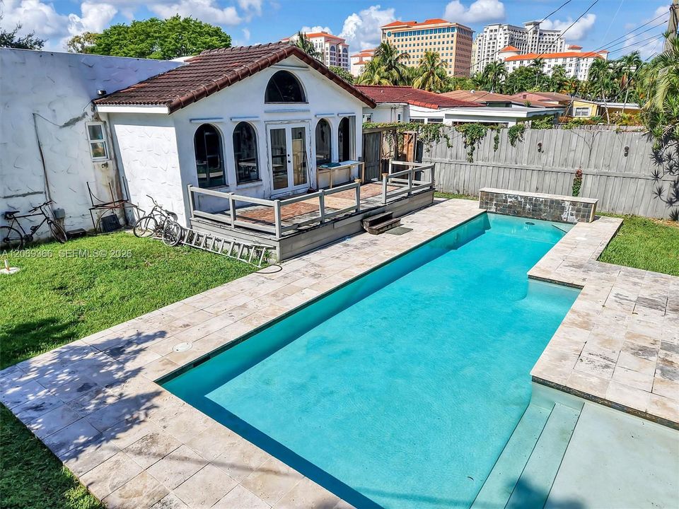 For Sale: $780,000 (2 beds, 1 baths, 1272 Square Feet)