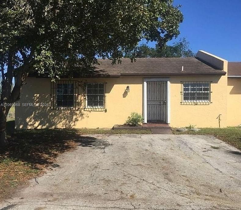 На продажу: $395,999 (3 спален, 2 ванн, 999 Квадратных фут)