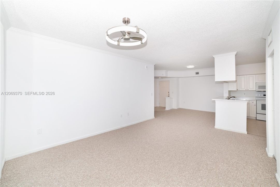 For Sale: $580,000 (2 beds, 2 baths, 1116 Square Feet)