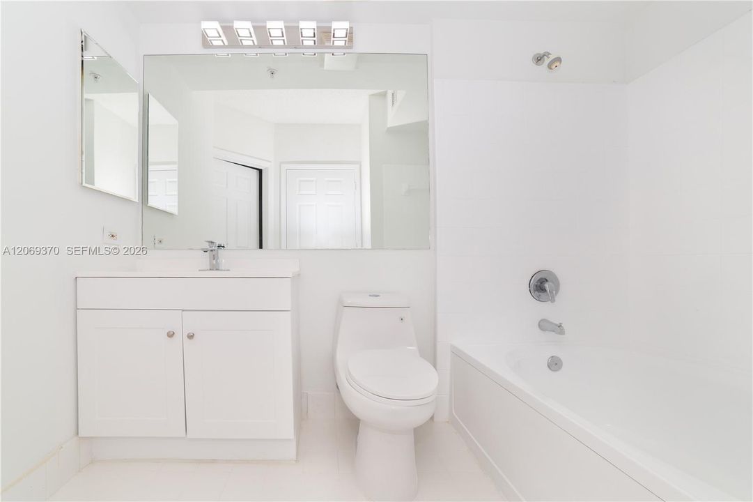2nd Bathroom Jack and Jill door