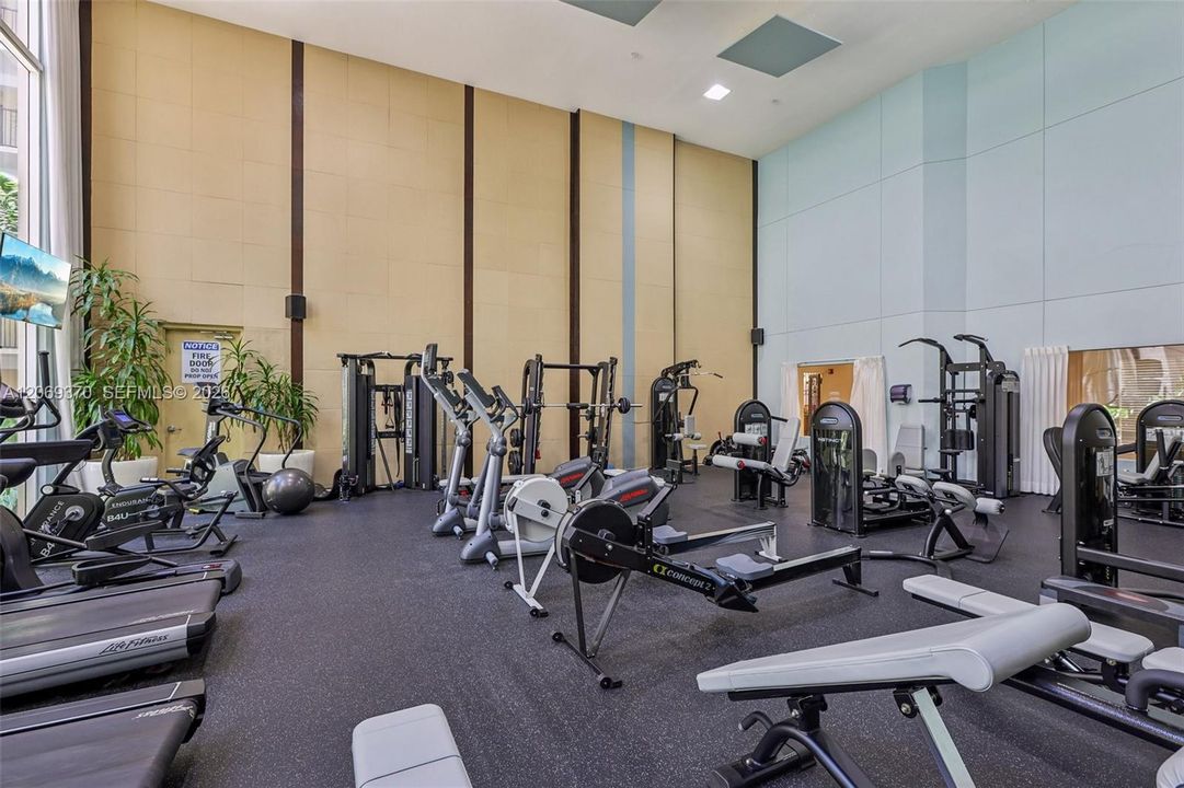 For Sale: $580,000 (2 beds, 2 baths, 1116 Square Feet)