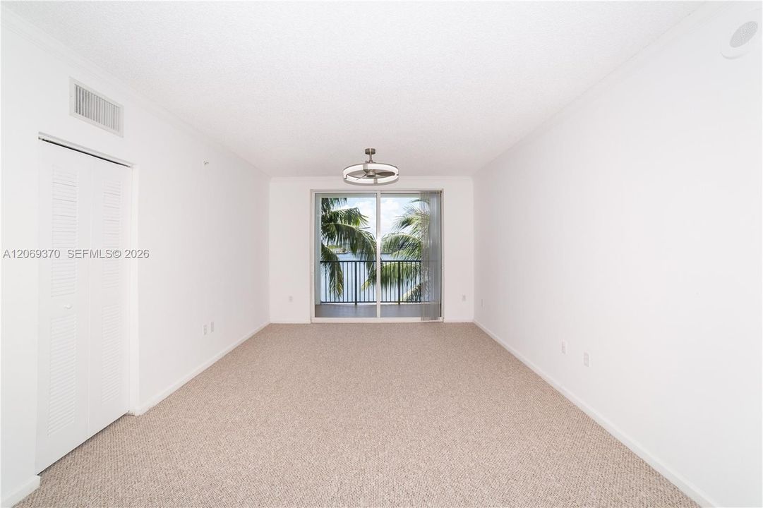 For Sale: $580,000 (2 beds, 2 baths, 1116 Square Feet)
