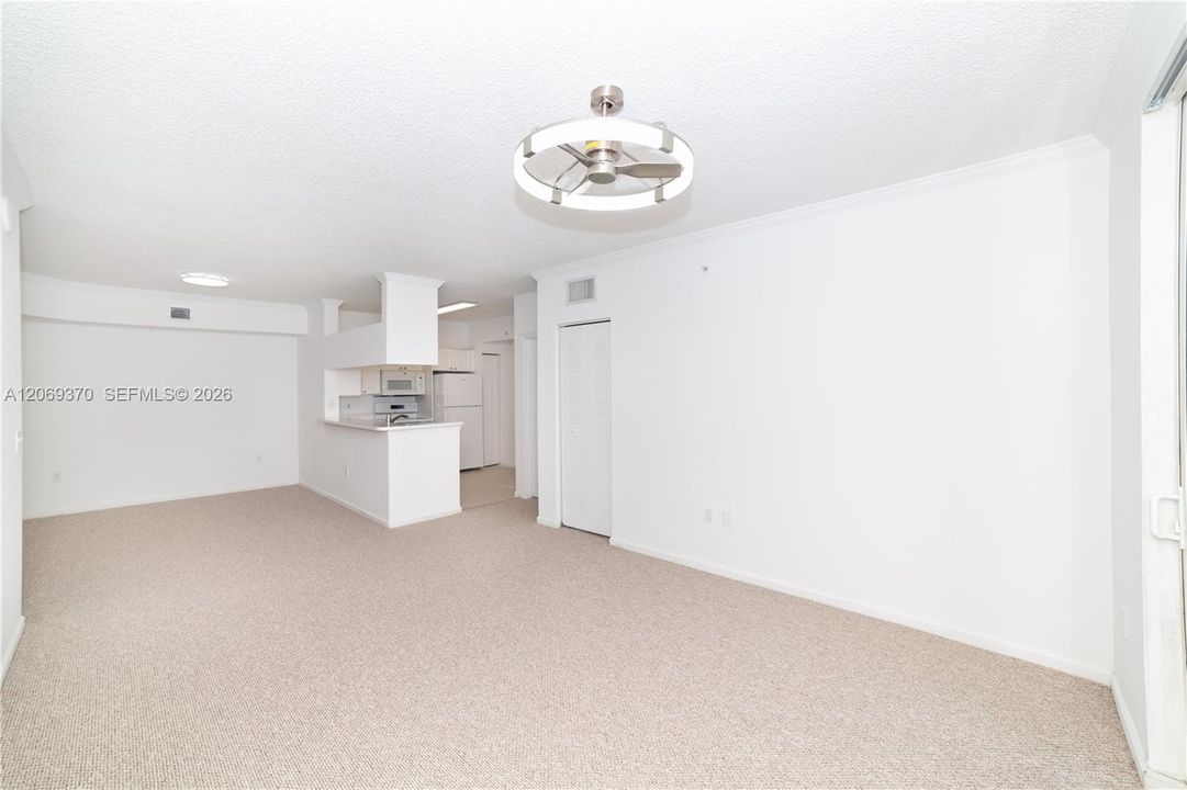 For Sale: $580,000 (2 beds, 2 baths, 1116 Square Feet)