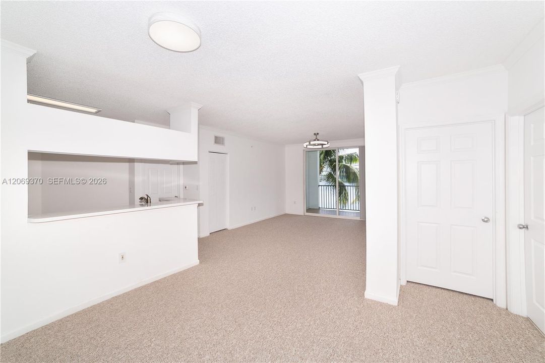 For Sale: $580,000 (2 beds, 2 baths, 1116 Square Feet)