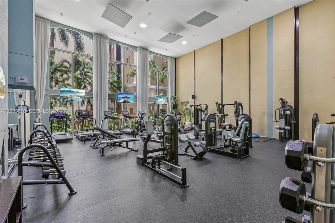 For Sale: $580,000 (2 beds, 2 baths, 1116 Square Feet)