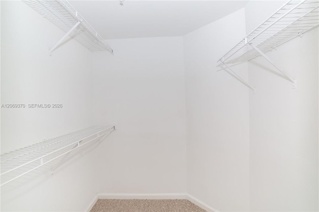 For Sale: $580,000 (2 beds, 2 baths, 1116 Square Feet)