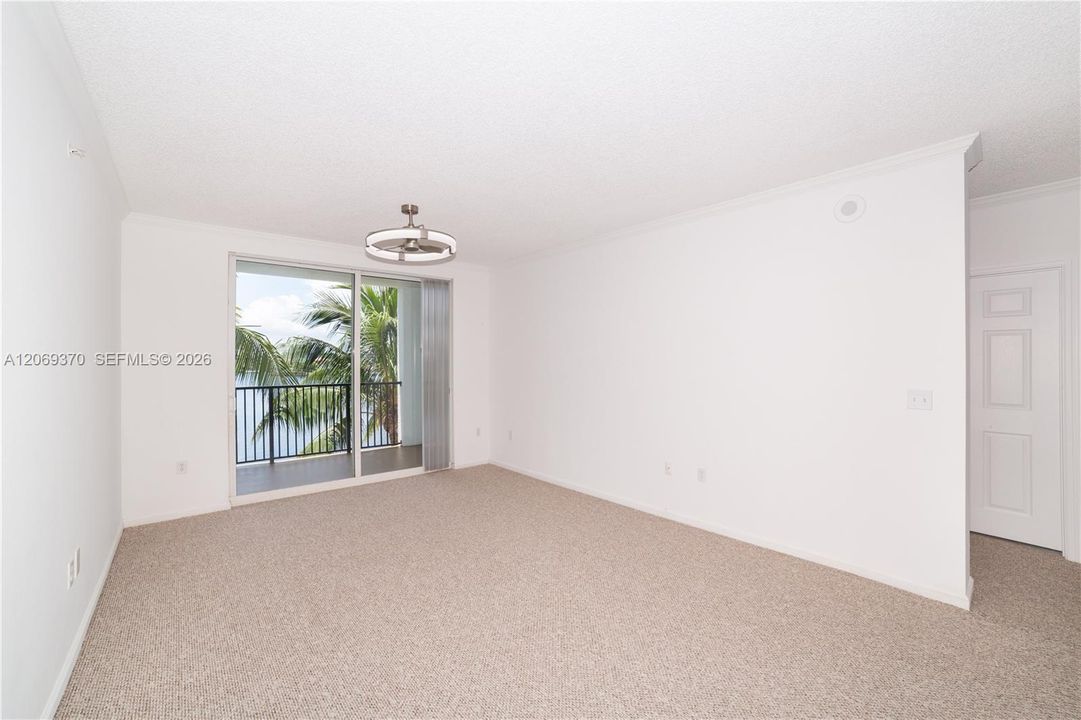 For Sale: $580,000 (2 beds, 2 baths, 1116 Square Feet)