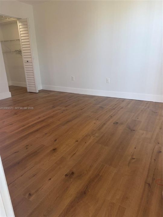 For Rent: $1,800 (1 beds, 1 baths, 708 Square Feet)