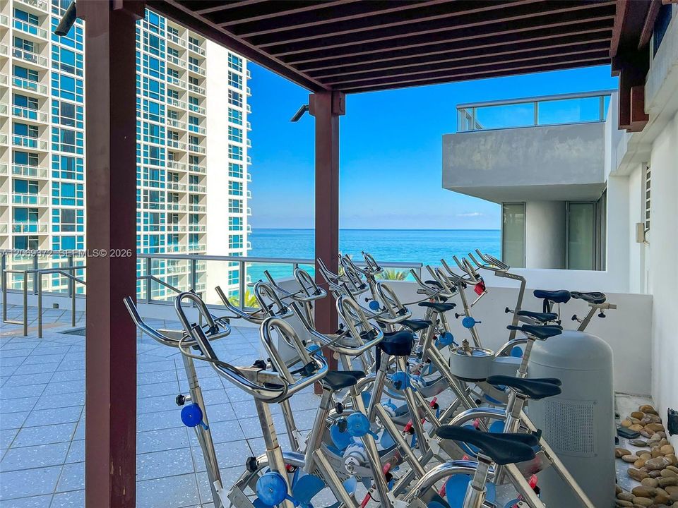 For Rent: $13,950 (2 beds, 2 baths, 1084 Square Feet)