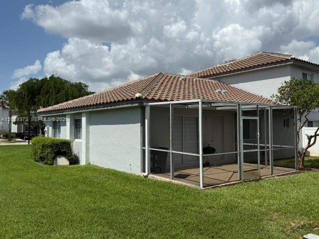 For Rent: $3,000 (3 beds, 2 baths, 1206 Square Feet)