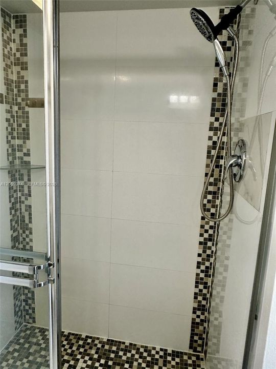MASTER SHOWER