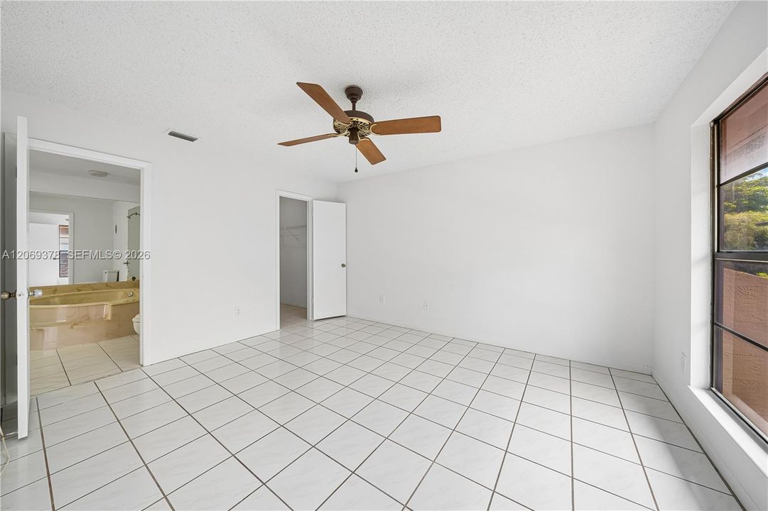 For Sale: $325,000 (2 beds, 2 baths, 1330 Square Feet)