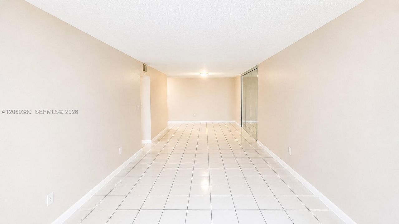 For Rent: $2,300 (2 beds, 2 baths, 1095 Square Feet)