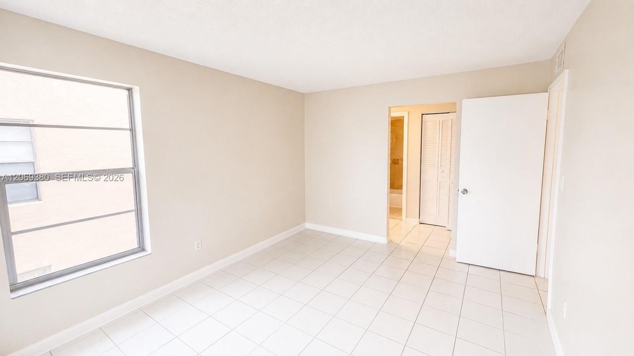 For Rent: $2,300 (2 beds, 2 baths, 1095 Square Feet)
