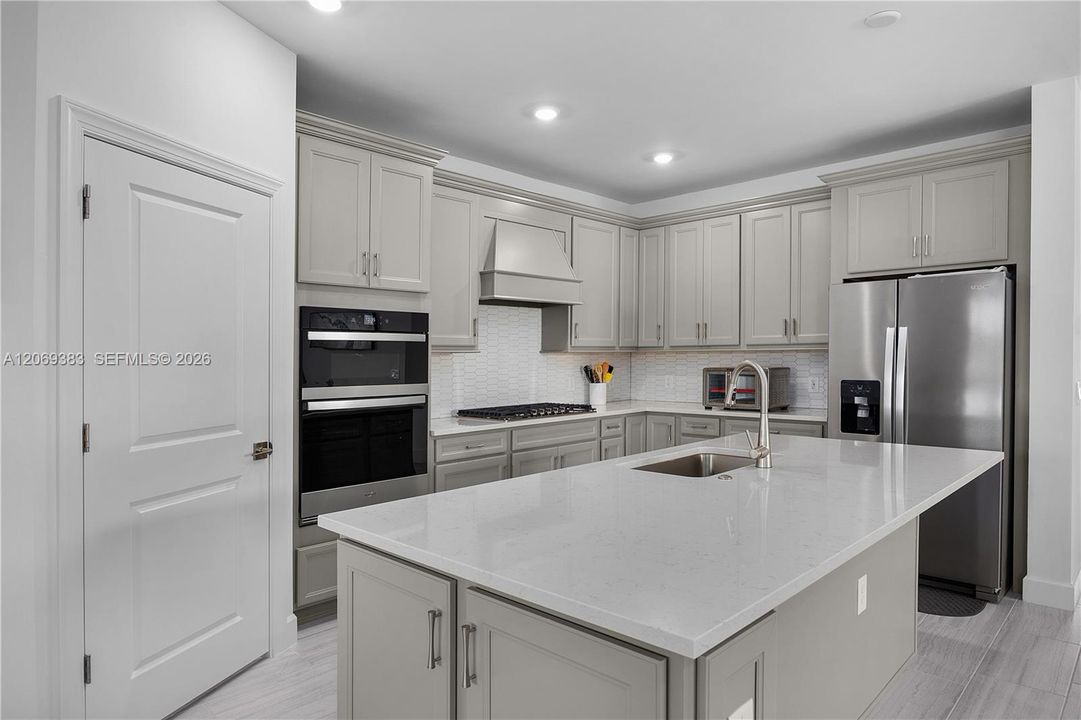 For Rent: $6,000 (3 beds, 2 baths, 2218 Square Feet)