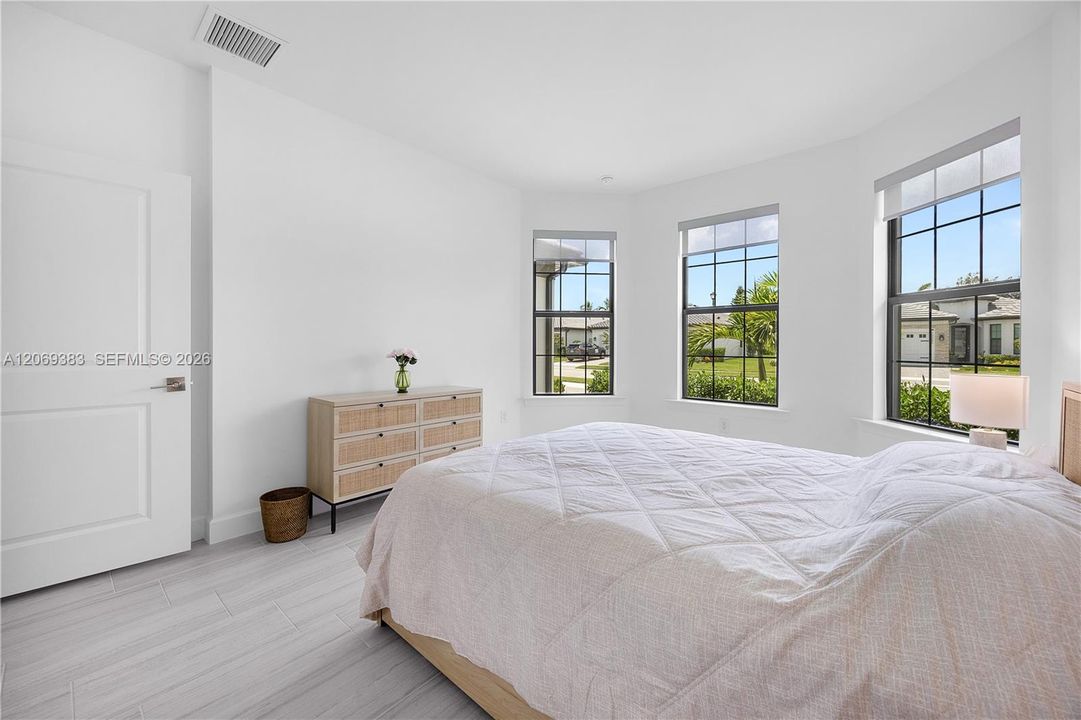 For Rent: $6,000 (3 beds, 2 baths, 2218 Square Feet)