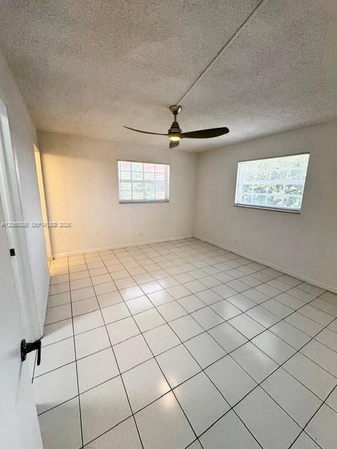 For Rent: $2,300 (2 beds, 2 baths, 960 Square Feet)