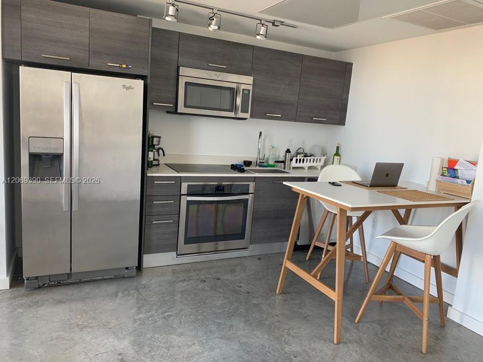 В аренду: $2,690 (1 спален, 1 ванн, 446 Квадратных фут)