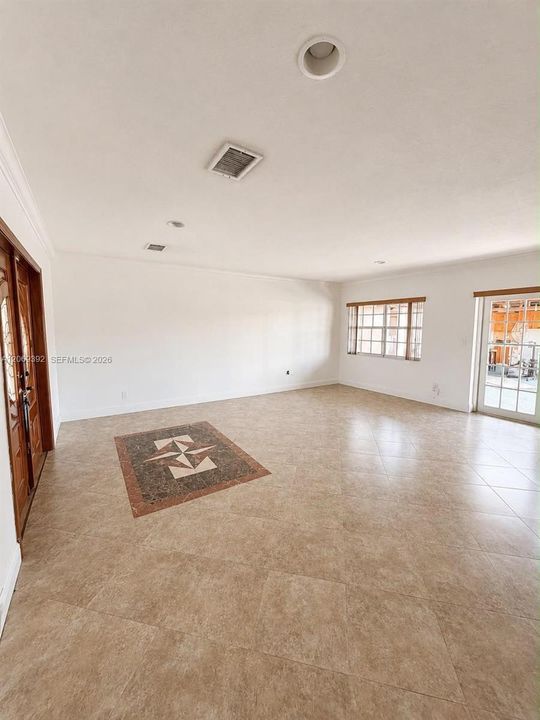 For Rent: $3,650 (3 beds, 2 baths, 1842 Square Feet)