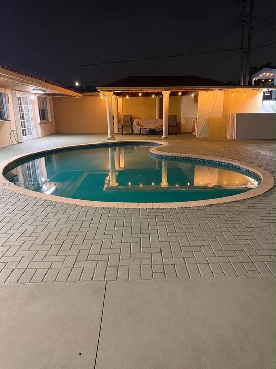For Rent: $3,650 (3 beds, 2 baths, 1842 Square Feet)