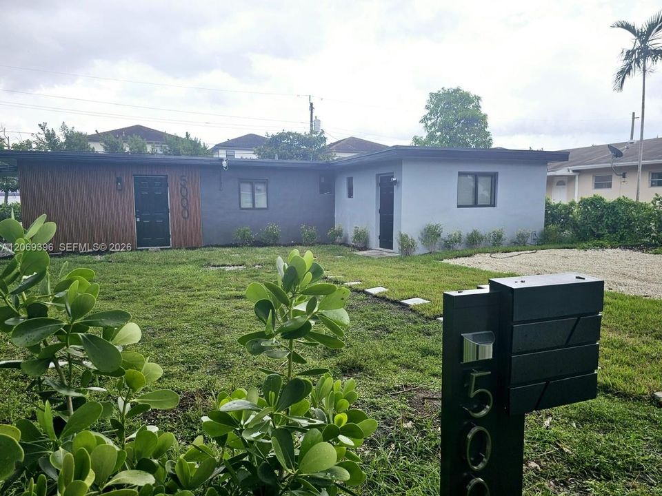 For Sale: $535,000 (4 beds, 3 baths, 1155 Square Feet)