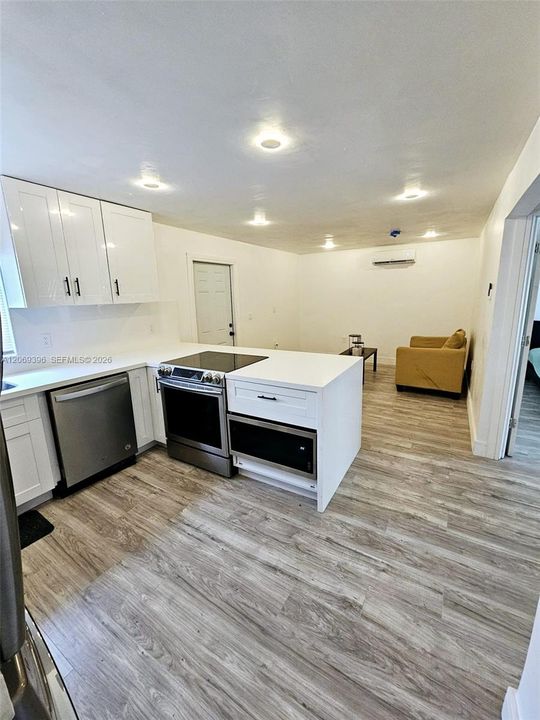 For Sale: $535,000 (4 beds, 3 baths, 1155 Square Feet)