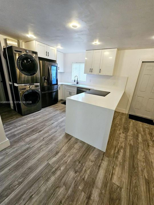 For Sale: $535,000 (4 beds, 3 baths, 1155 Square Feet)
