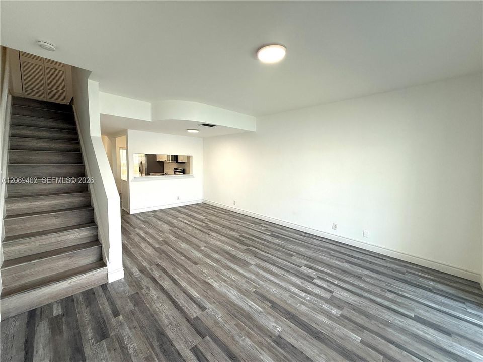 For Sale: $365,000 (2 beds, 2 baths, 1110 Square Feet)