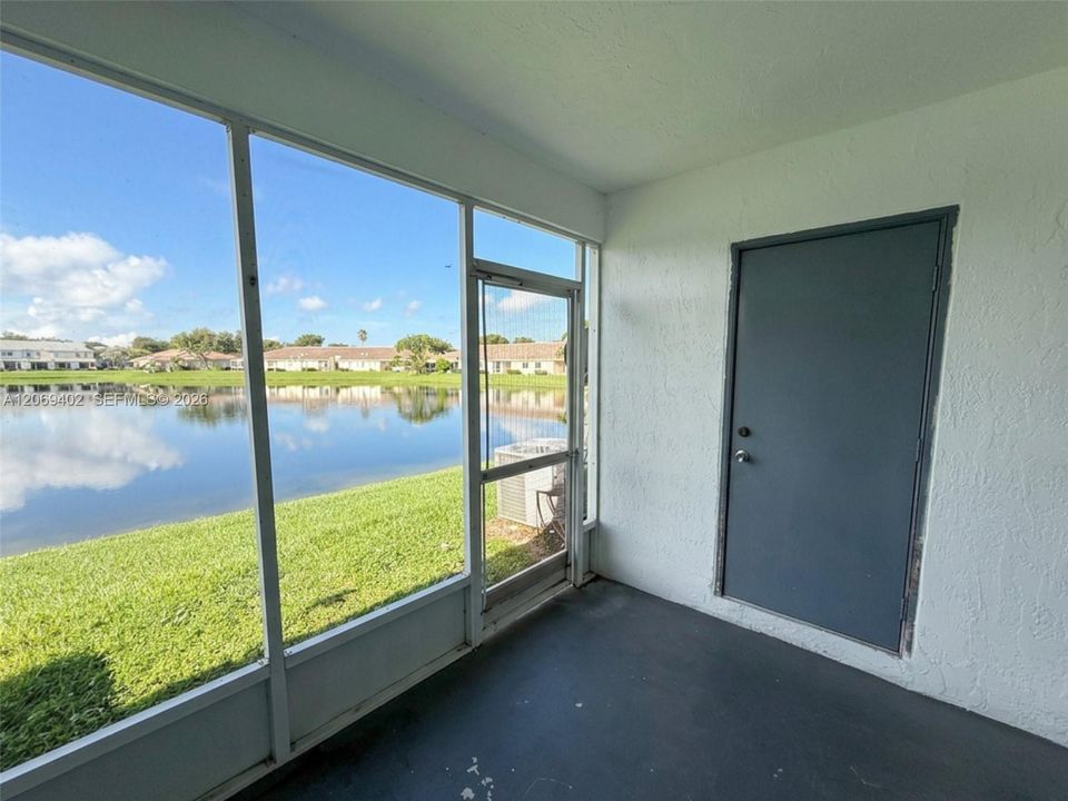 For Sale: $365,000 (2 beds, 2 baths, 1110 Square Feet)