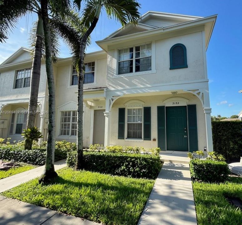 For Sale: $365,000 (2 beds, 2 baths, 1110 Square Feet)