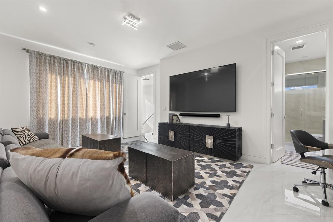 Guest Room 4